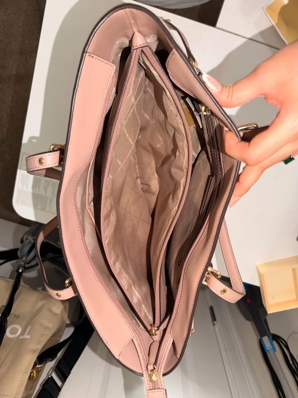 Michael Kors Voyager Medium Signature Tote Blush Pink Cream Gold Hardware